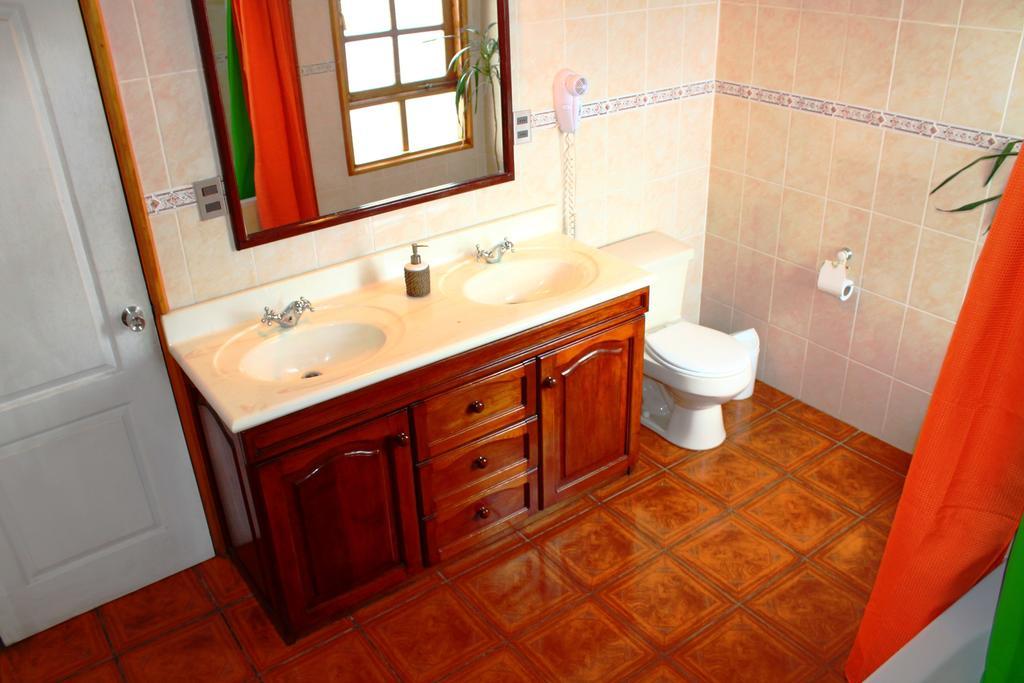 Hostal Torre De Babel Castro Dış mekan fotoğraf