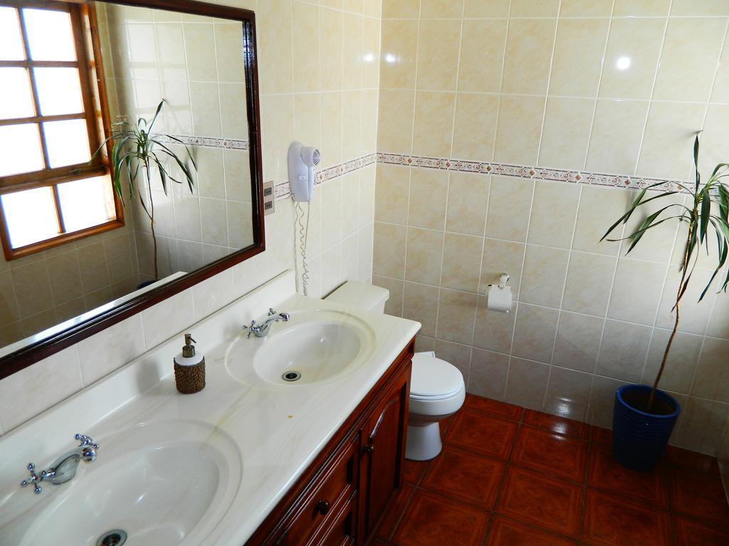 Hostal Torre De Babel Castro Oda fotoğraf